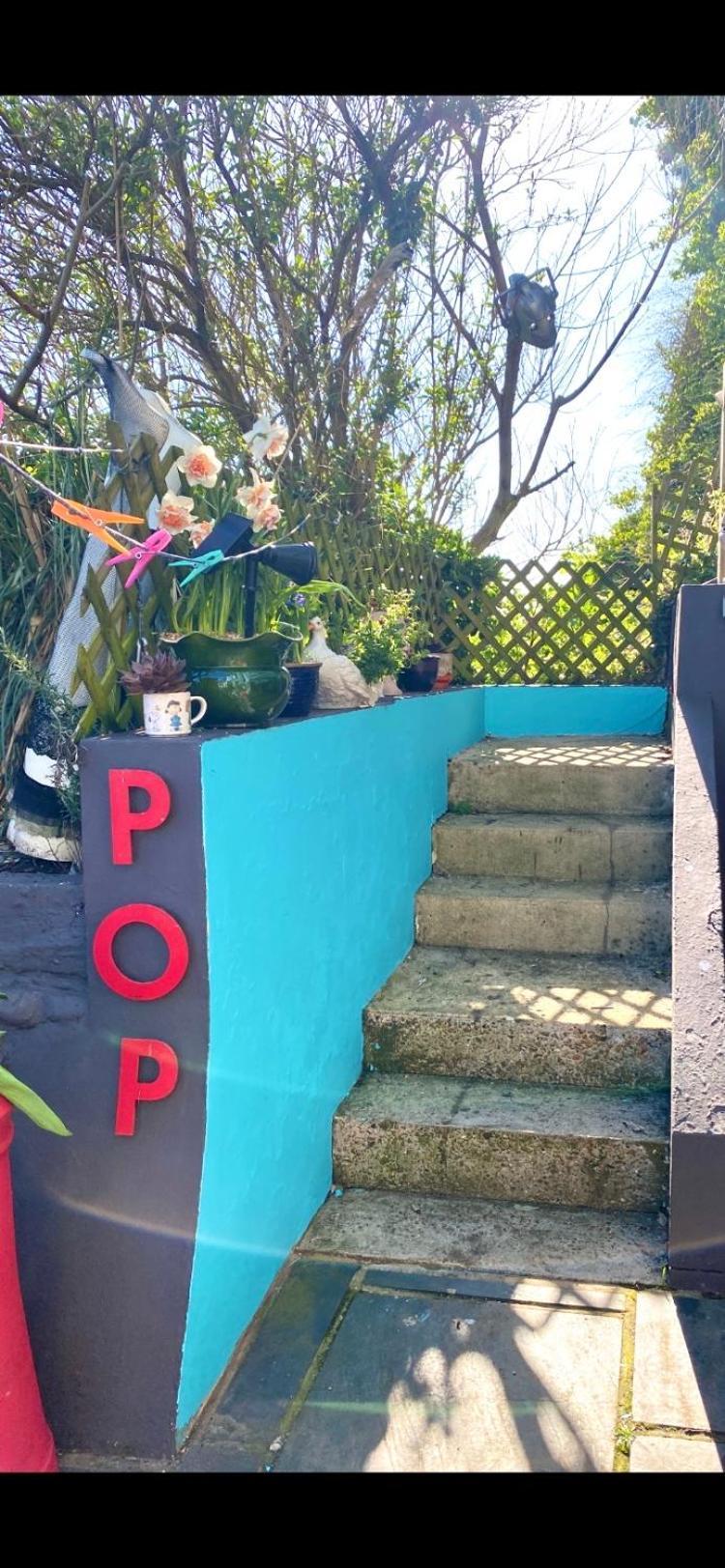 Pop Art Pad Heart Of Old Town With Parking! Apartment Хейстингс Екстериор снимка